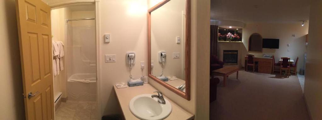New Imperial Suites Whitecourt Kültér fotó