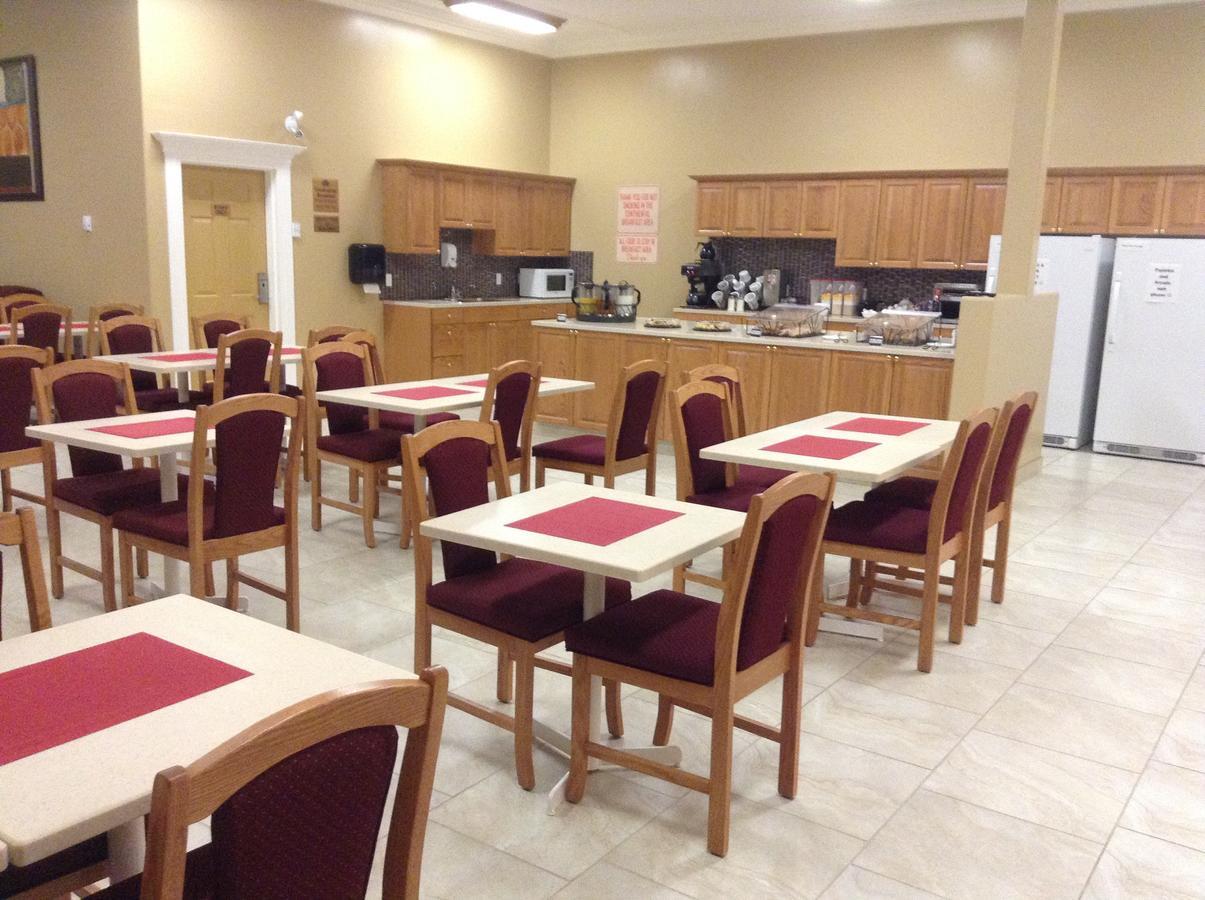 New Imperial Suites Whitecourt Kültér fotó
